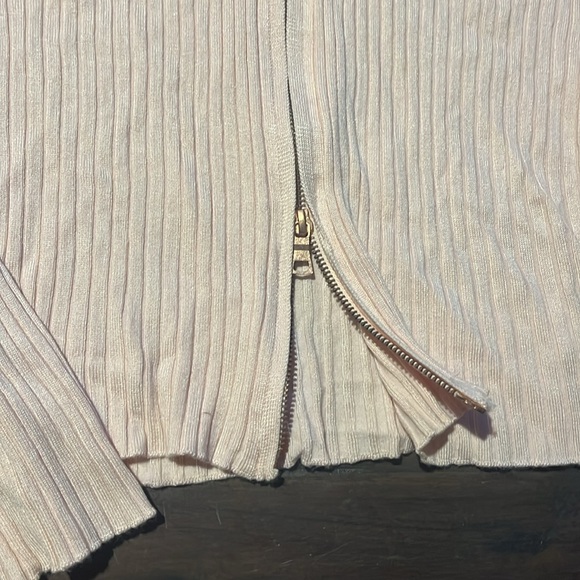 Guess pale pink zip sweater L - Picture 3 of 5